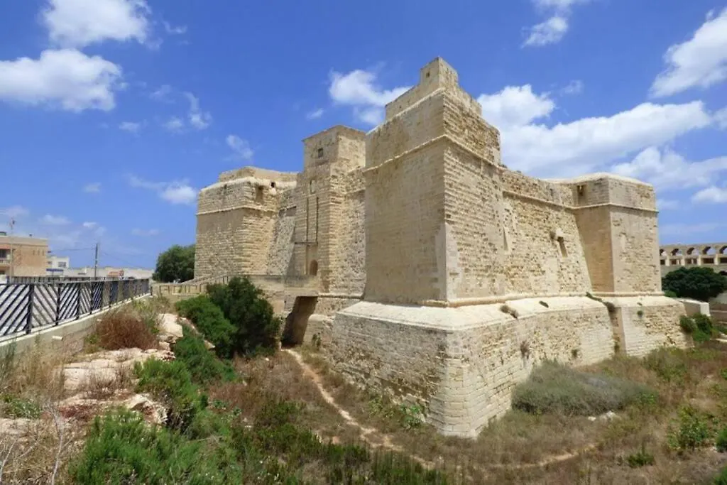 Ramzam - Spacious & Modern 3 Bedroom Apartment With Roof Terrace Marsaskala 0*,