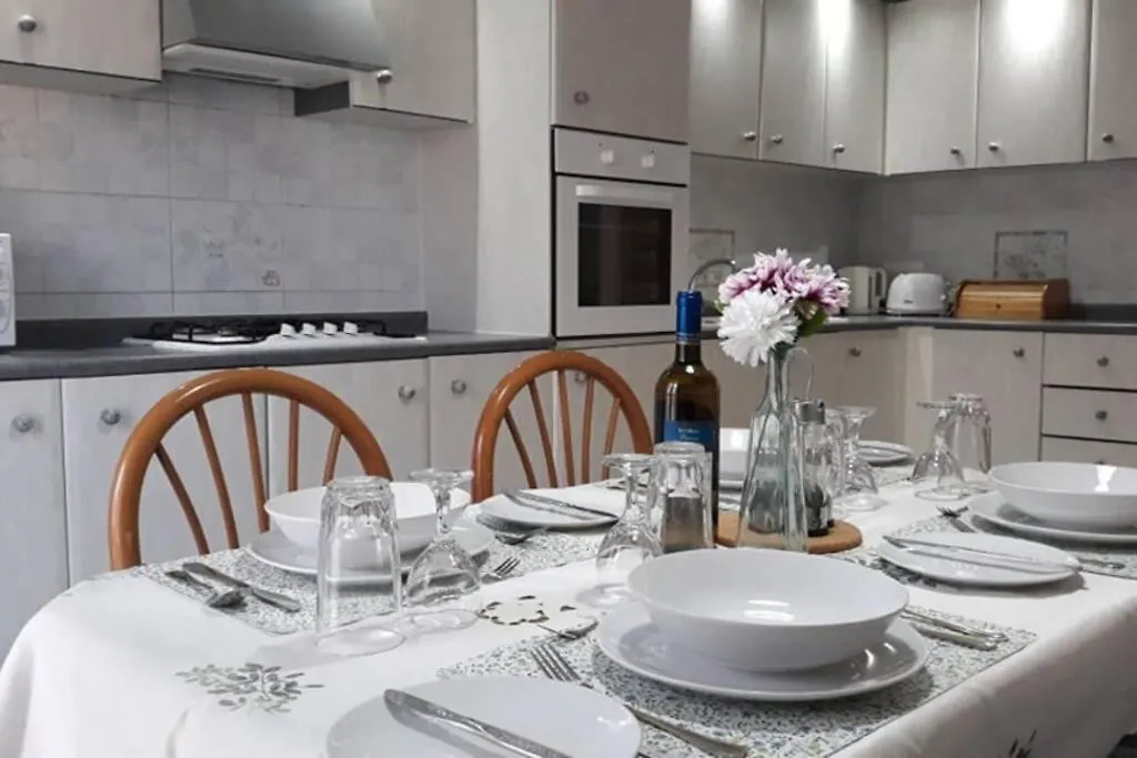 Ramzam - Spacious & Modern 3 Bedroom Apartment With Roof Terrace Marsaskala 0*,  Malta