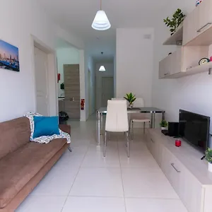  Apartment Seaside Cosy Maisonette @ - 2 Mins Walk From Sea