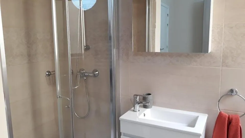 Ramzam - Spacious & Modern 3 Bedroom Apartment With Roof Terrace Marsaskala